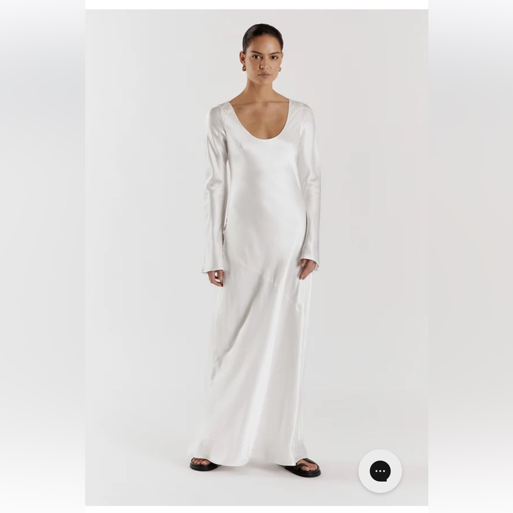 DISSH Long Sleeve White Dress